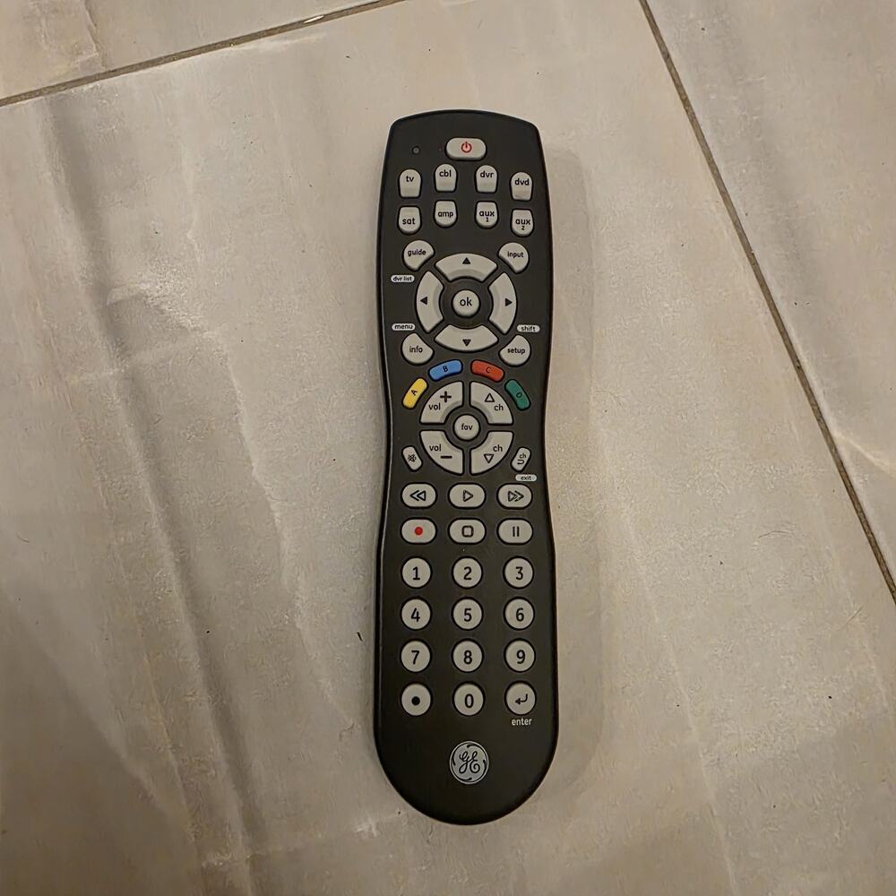 GE Universal Remote Control 1246A-P12029-01 Tested and Works Genuine GE - TESTED